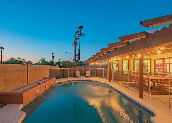 Oasis With Pool, Hot Tub And Sleeps 8 * Scottsdale