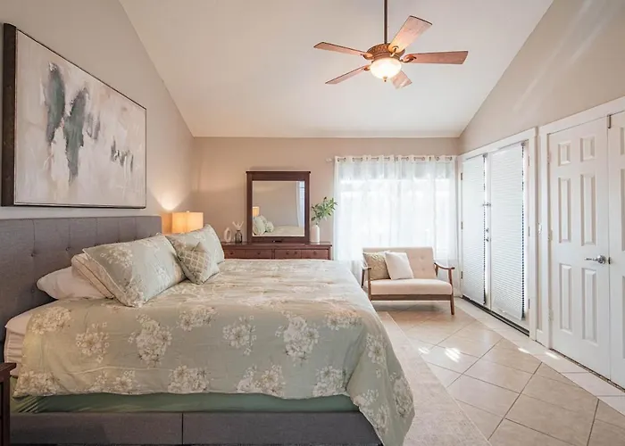 Hébergement de vacances Oasis With Pool, Hot Tub And Sleeps 8
