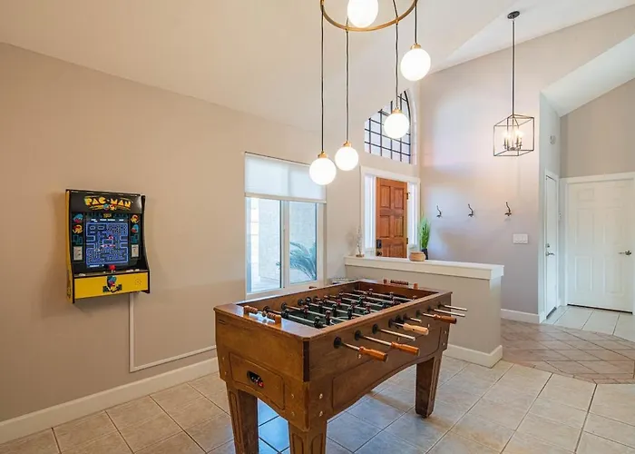 Hébergement de vacances Oasis With Pool, Hot Tub And Sleeps 8