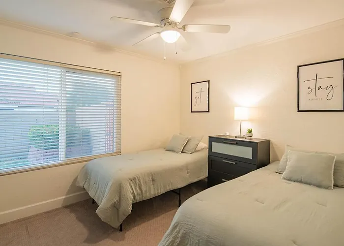 Oasis With Pool, Hot Tub And Sleeps 8