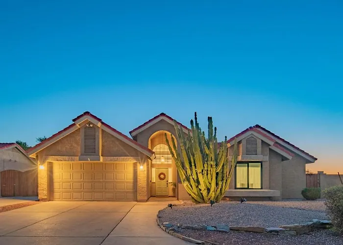 Oasis With Pool, Hot Tub And Sleeps 8