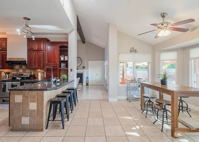 Hébergement de vacances Oasis With Pool, Hot Tub And Sleeps 8 Scottsdale