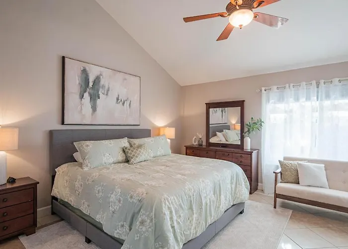 Oasis With Pool, Hot Tub And Sleeps 8