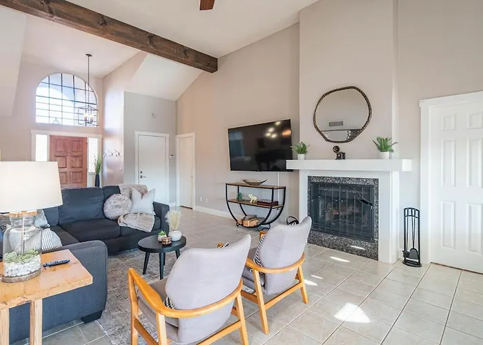 Oasis With Pool, Hot Tub And Sleeps 8 * Scottsdale