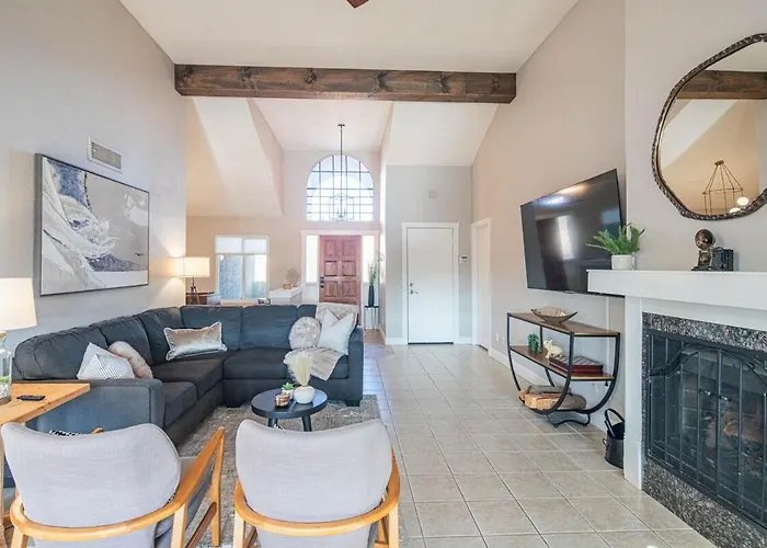 Oasis With Pool, Hot Tub And Sleeps 8 Hébergement de vacances *