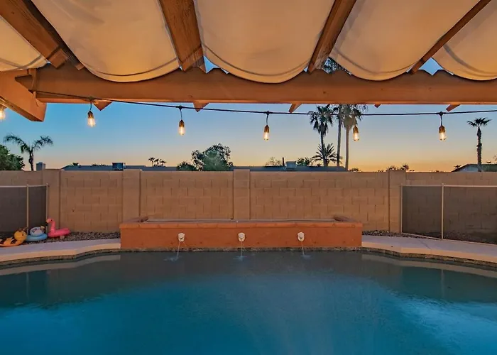 Hébergement de vacances Oasis With Pool, Hot Tub And Sleeps 8 Scottsdale